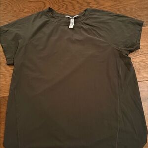 athleta camo green athletic top